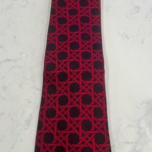 NWT Men's Red Patterned Silk Tie - Classic Geometric Design